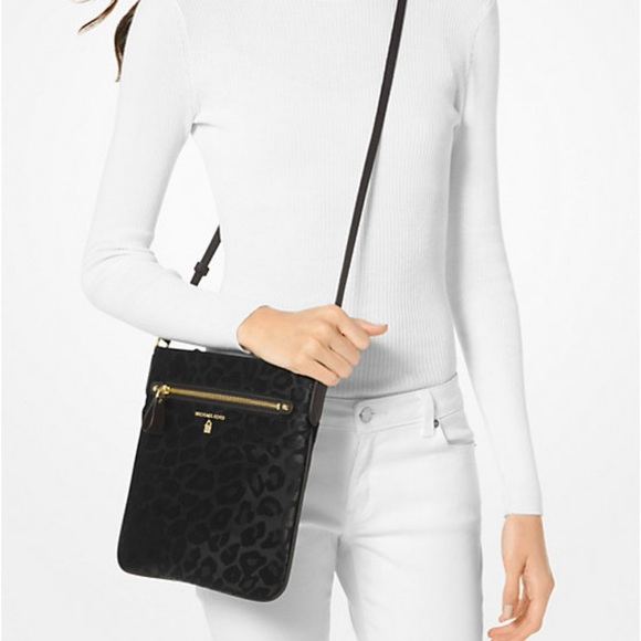 Michael Kors Black Crossbody Bag with Adjustable Strap and Glossy Finish - Picture 10 of 10